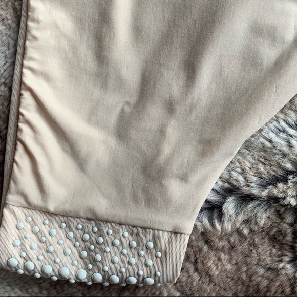 La Perla Nude Pearl Mesh Bikini Bottoms - Picture 8 of 11